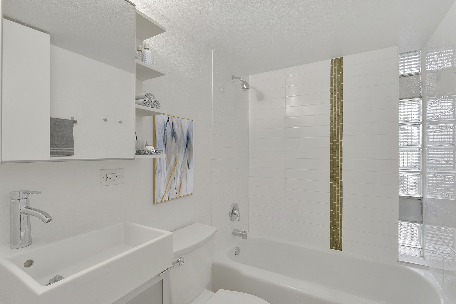 825 Dahlia Image 9
